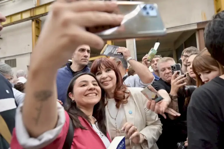 cristina-fernandez-critico-el-modelo-de-milei:-«es-como-el-yogurt,-todos-sabemos-que-se-vence»
