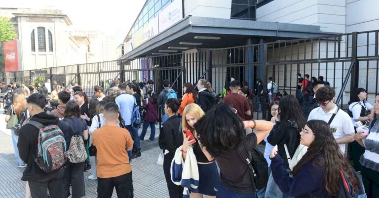 el-gobierno-festeja-una-suba-del-empleo-registrado-del-0,3%-en-dos-meses,-pero-sigue-lejos-de-los-niveles-de-2023