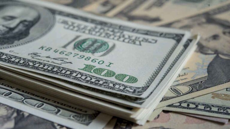 el-dolar-mep-termino-por-debajo-del-blue-luego-de-tres-jornadas-y-la-brecha-con-el-oficial-toco-nuevo-minimo-de-la-era-milei