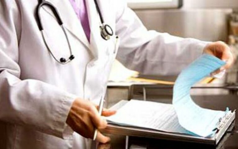El Gobierno eliminó 53 entidades de medicina prepaga: usuarios que dependían del servicio quedan sin cobertura
