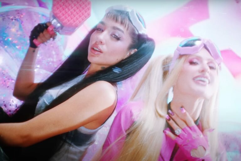 El videoclip de Without Love, la colaboración entre María Becerra y Paris Hilton