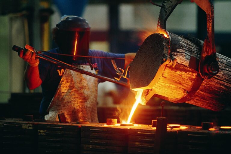 La producción de acero cayó en octubre y no muestra señales de recuperación