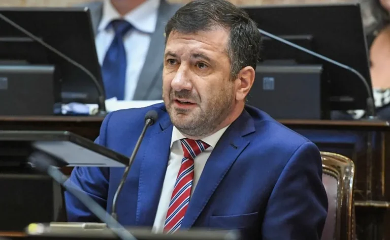 Con amplía mayoría, el Senado aprobó la expulsión de Kueider por los dólares sin declarar