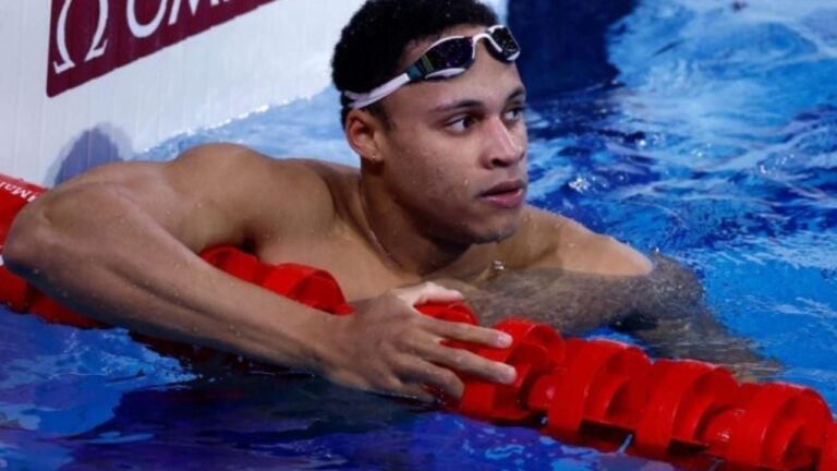 El nadador Jordan Crooks quebró un récord mundial dos veces en un día