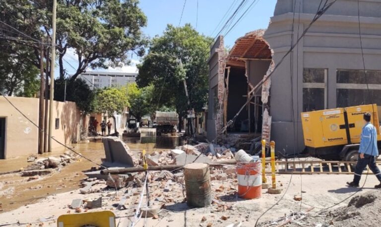 Cayó una pared en barrio Güemes