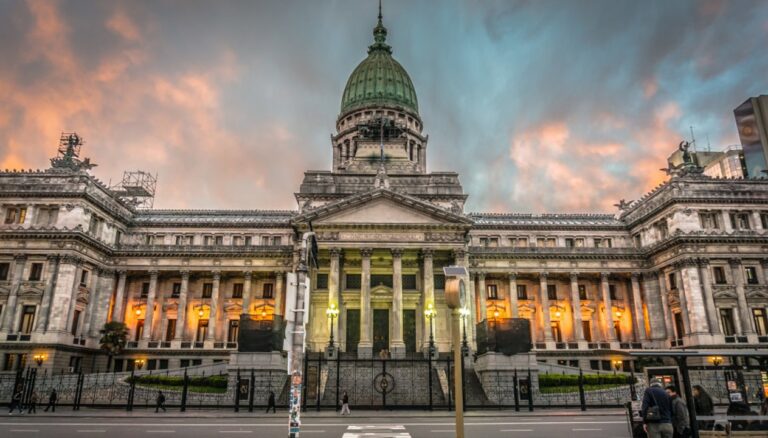 Federalismo: para González Olguín «el sistema fiscal actual ayuda a compensar desigualdades»