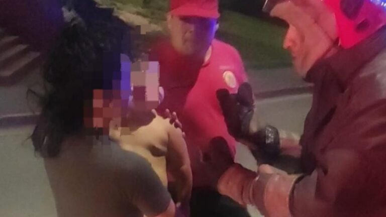 Rescataron a un niño atrapado en el incendio de una casa