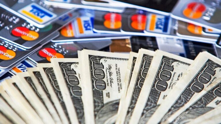 Impuesto PAIS: comprar con tarjeta en el exterior, un 30% más barato