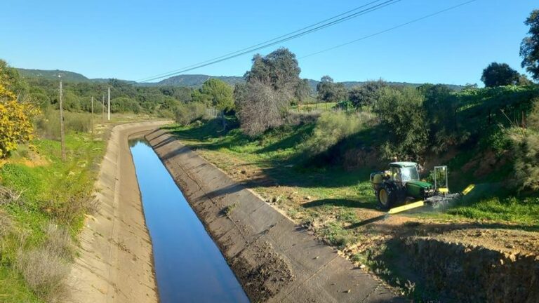 Ecologistas en Acción denuncia el uso de herbicidas en el canal de riego del Bembézar en Hornachuelos