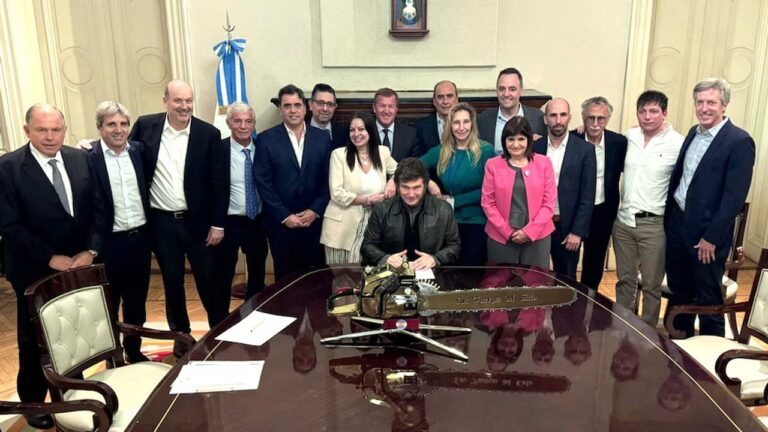 Milei convoca a una reunión de Gabinete en Olivos