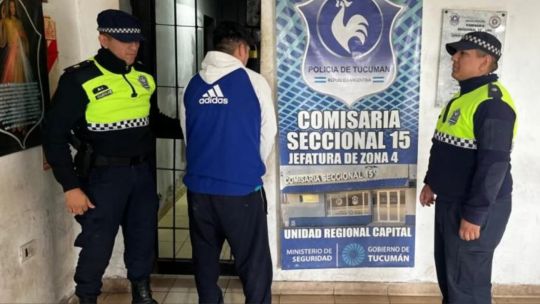 Atacó a su madre y quiso incendiarle la casa: fue arrestado tras forcejear con los policías