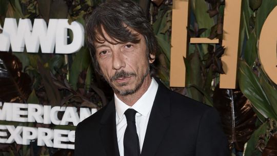 Quién es Pierpaolo Piccioli, el diseñador italiano que quiere dar nueva vida a Balenciaga