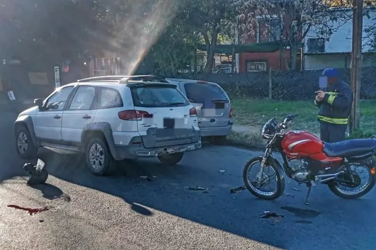 Carlos Paz: una joven motociclista resultó herida tras chocar con un auto