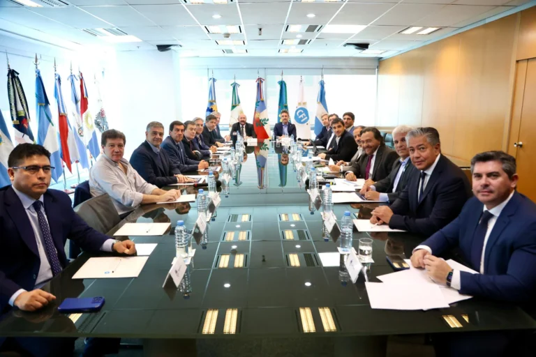 Mandatarios provinciales convocarán al Gobierno Nacional para consensuar una reforma fiscal