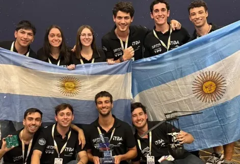Estudiantes argentinos ganaron el mundial de ingeniería aeroespacial de la NASA