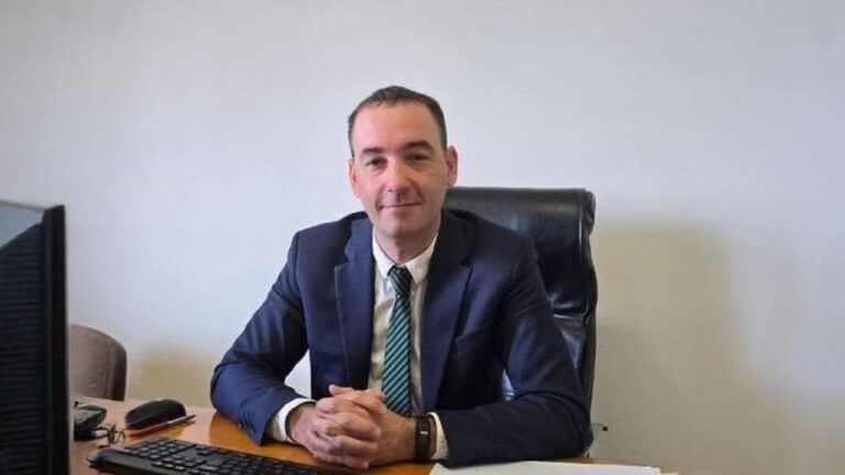 El hermano de Manuel Adorni asume frente al Instituto de Retiros y Pensiones Militares