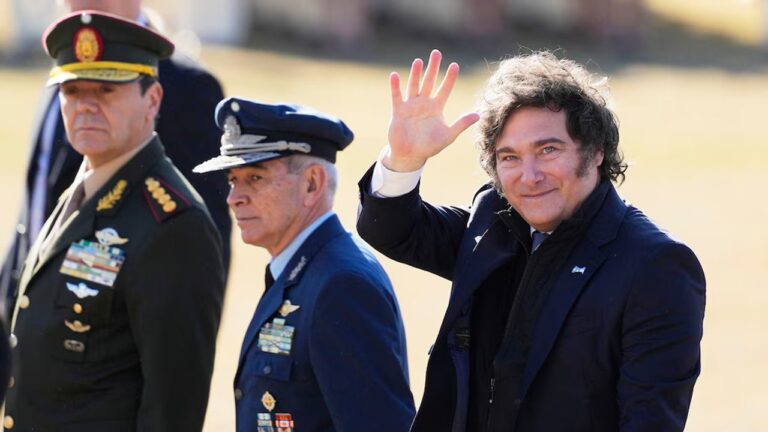 Día de la Bandera: en un acto militar en Palermo, Milei reivindicó el rol de las Fuerzas Armadas