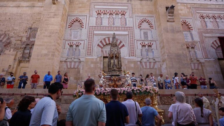 Tarde de honor y gloria a Jesús Sacramentado en el Corpus Christi de Córdoba