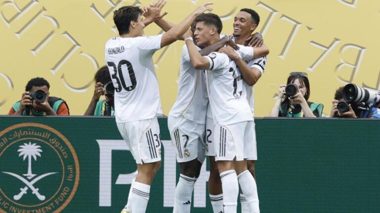 Gonzalo enmienda a Asencio y el Real Madrid golea a Pachuca con un jugador menos