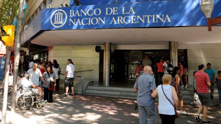 La motosierra de Javier Milei alcanzó al Banco Nación: cerraron 60 sucursales
