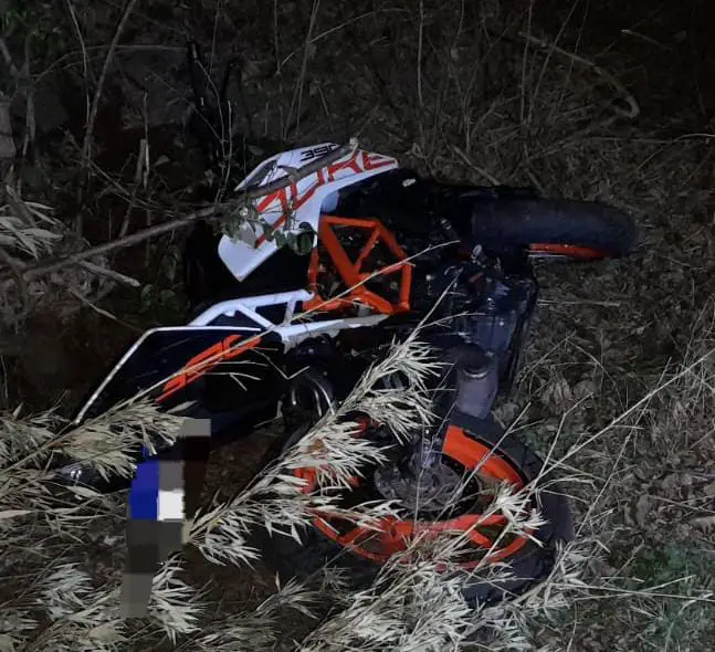 Carlos Paz: Robaron una moto pero la tiraron en un descampado tras persecución policial