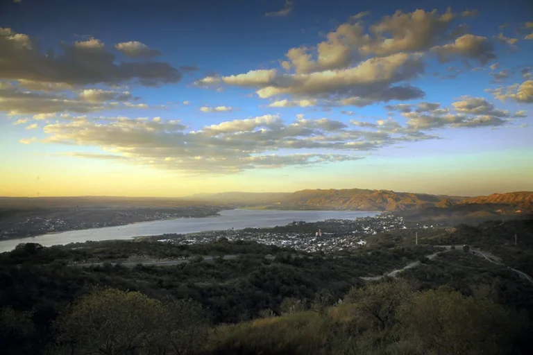 Adónde viajan y cuánto gastan los argentinos en las vacaciones de invierno