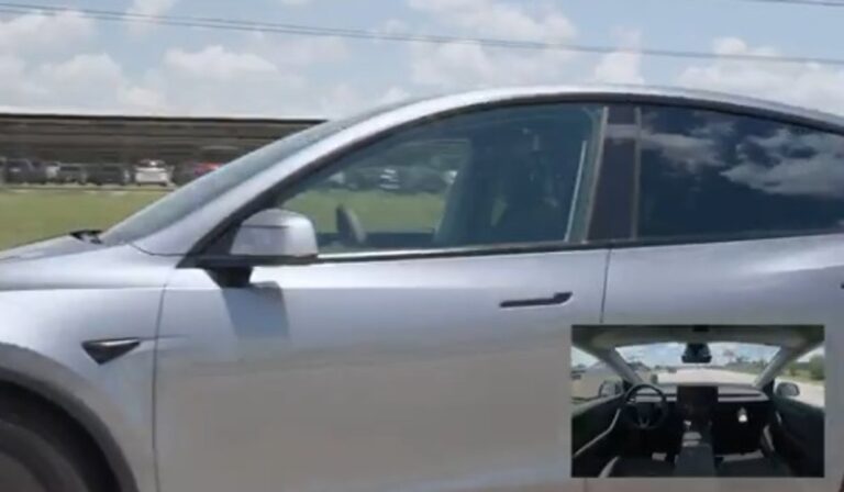 Un Tesla sin conductor llegó a la casa de su dueño