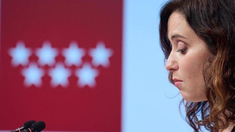 Las autonomías seguirán bajando impuestos en 2025, pero con menor intensidad