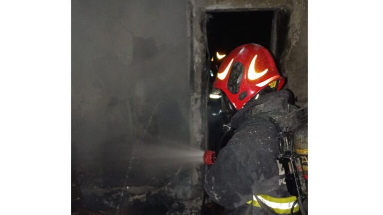 Más de 50 evacuados: en plena ola de frío, siguen los incendios de viviendas en Córdoba