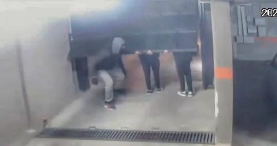 Los Fuerzaportones: se repiten los robos en cocheras con un mismo método en Carlos Paz