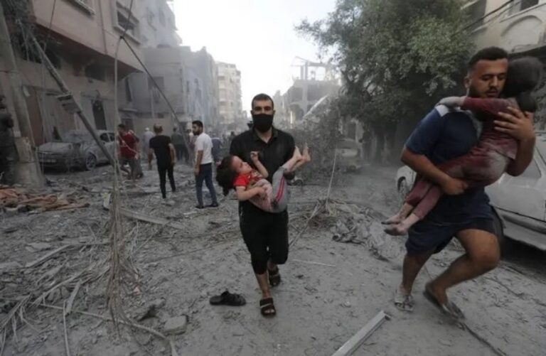 Israel bombardea Gaza: más de treinta muertos