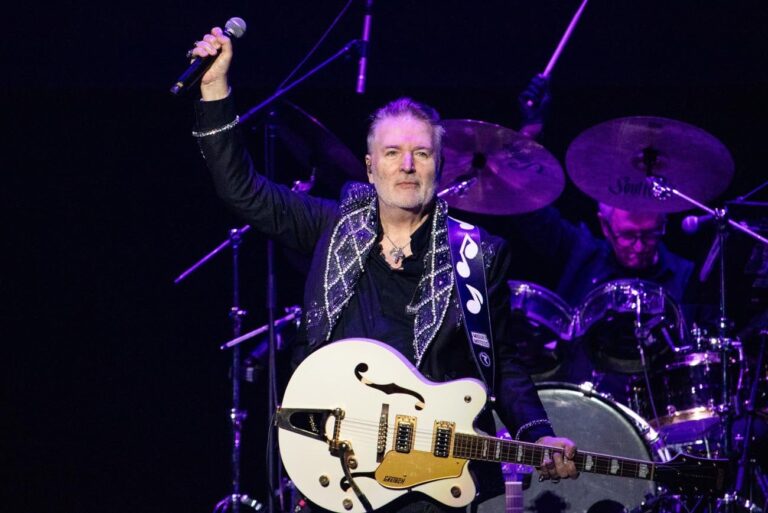 Todo está ahí: el homenaje íntimo y político de Mateos a su época dorada