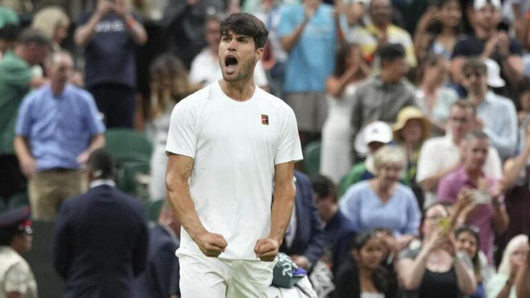 Alcaraz grita la 75ª con una reacción de campeón