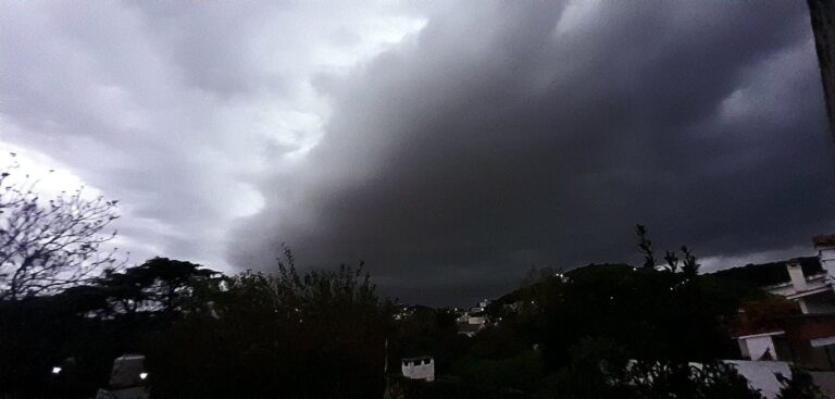 Alerta meteorológica amarilla por tormentas fuertes y granizo para Córdoba: qué regiones abarca