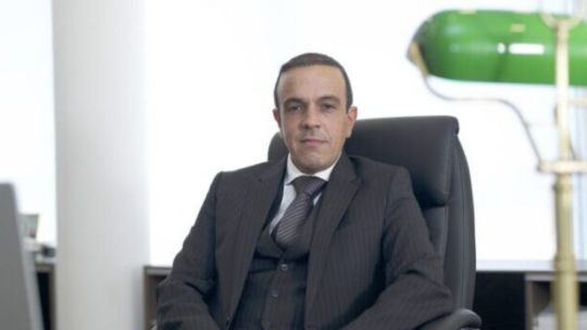 Allanaron la casa de Nicolás Payarola, abogado de Wanda Nara, por presunta estafa millonaria