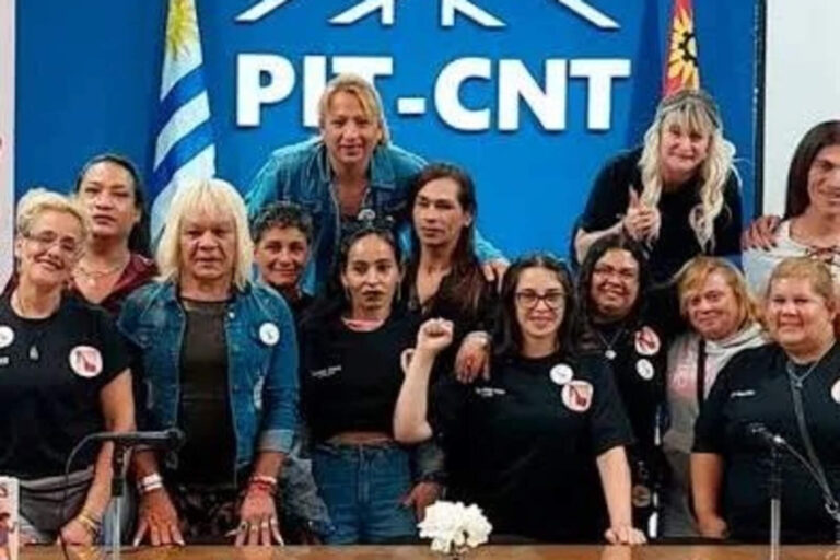 Escándalo en la Intendencia de Montevideo: trabajadoras sexuales pintan uñas