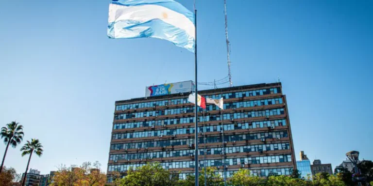 Cómo funcionan los servicios este 9 de julio por el feriado del Día de la Independencia