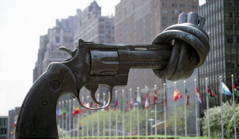 Por un mundo sin armas