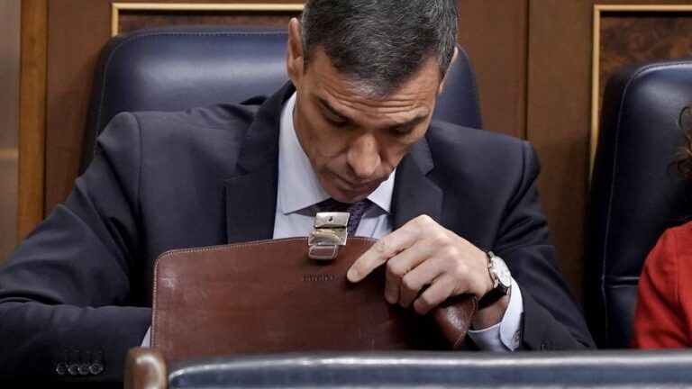 La huida hacia atrás de Sánchez