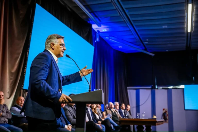 «Federalismo real»: Llaryora le pidió a Milei previsibilidad en la distribución de los recursos