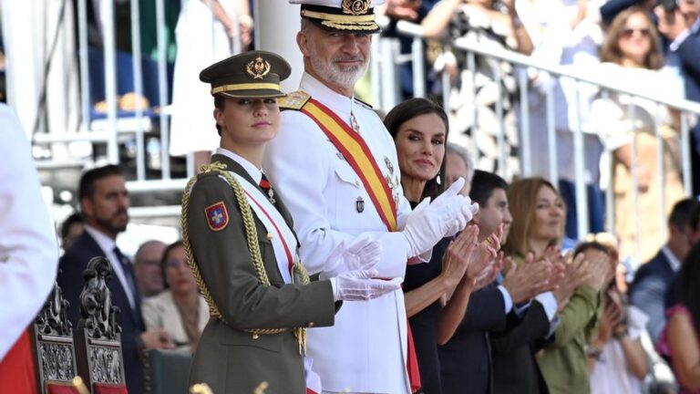 Los reyes se reencuentran con Leonor en los actos del Carmen en la Escuela Naval de Marín