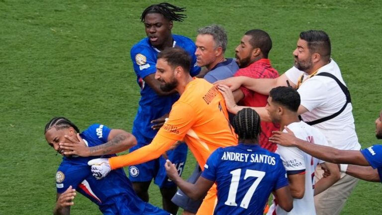 Luis Enrique terminó agrediendo a Joao Pedro tras la final