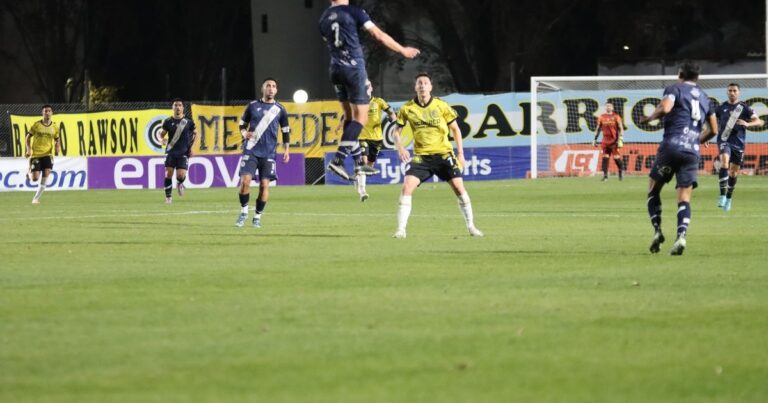 Comunicaciones y San Martín de Burzaco quedaron a mano en el cierre de la fecha