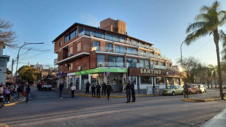 Momentos de tensión tras un incendio en una parrilla del centro