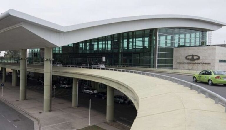 Córdoba: incendio en el predio del Aeropuerto Ambrosio Taravella