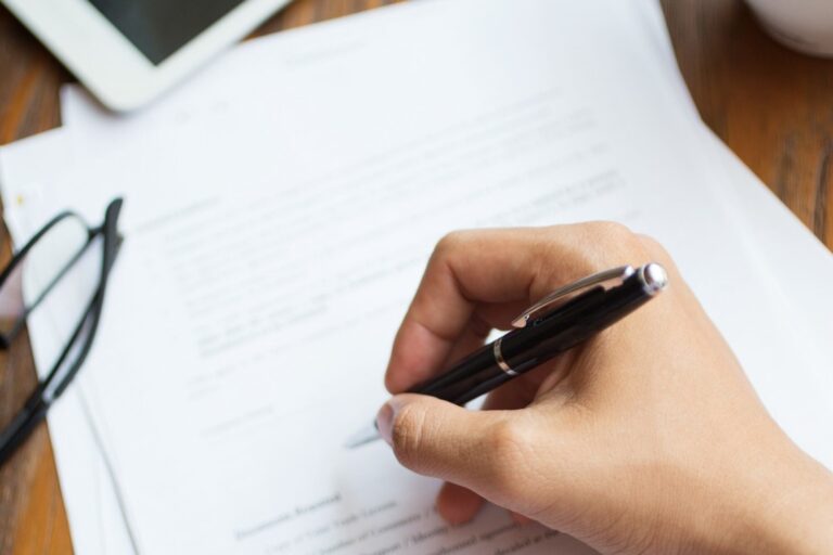 El formulario irreversible de Uscis que se aplica cuando un titular de green card decide renunciar a su estatus