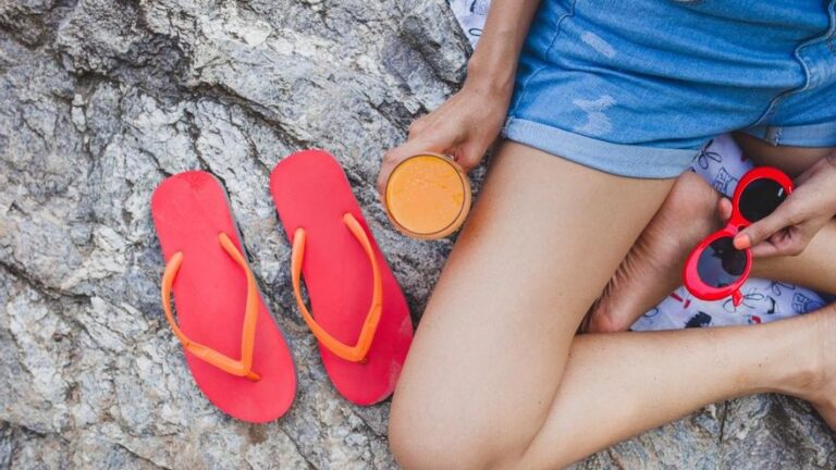 Es malo usar chanclas todo el verano? Esto dicen los podólogos sobre los riesgos para la salud del pie