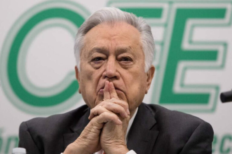 Bartlett limitó el uso del gas natural en la CFE para beneficiarse del huachidiésel