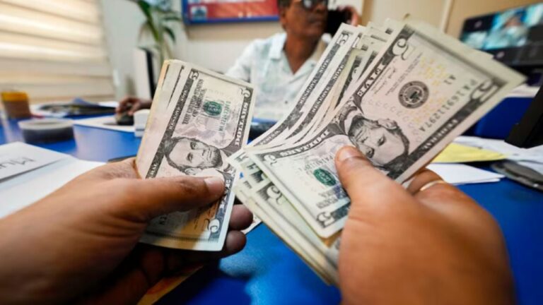 A cuánto cotiza el dólar blue este miércoles