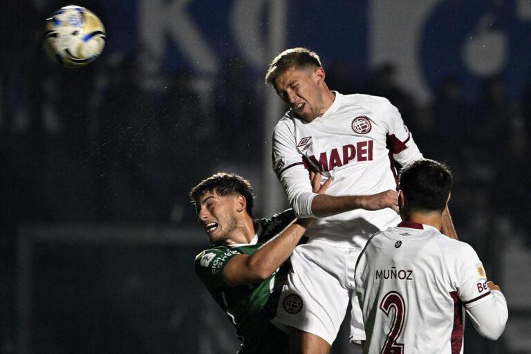 Lanús logró sus primeros tres puntos en el Torneo Clausura